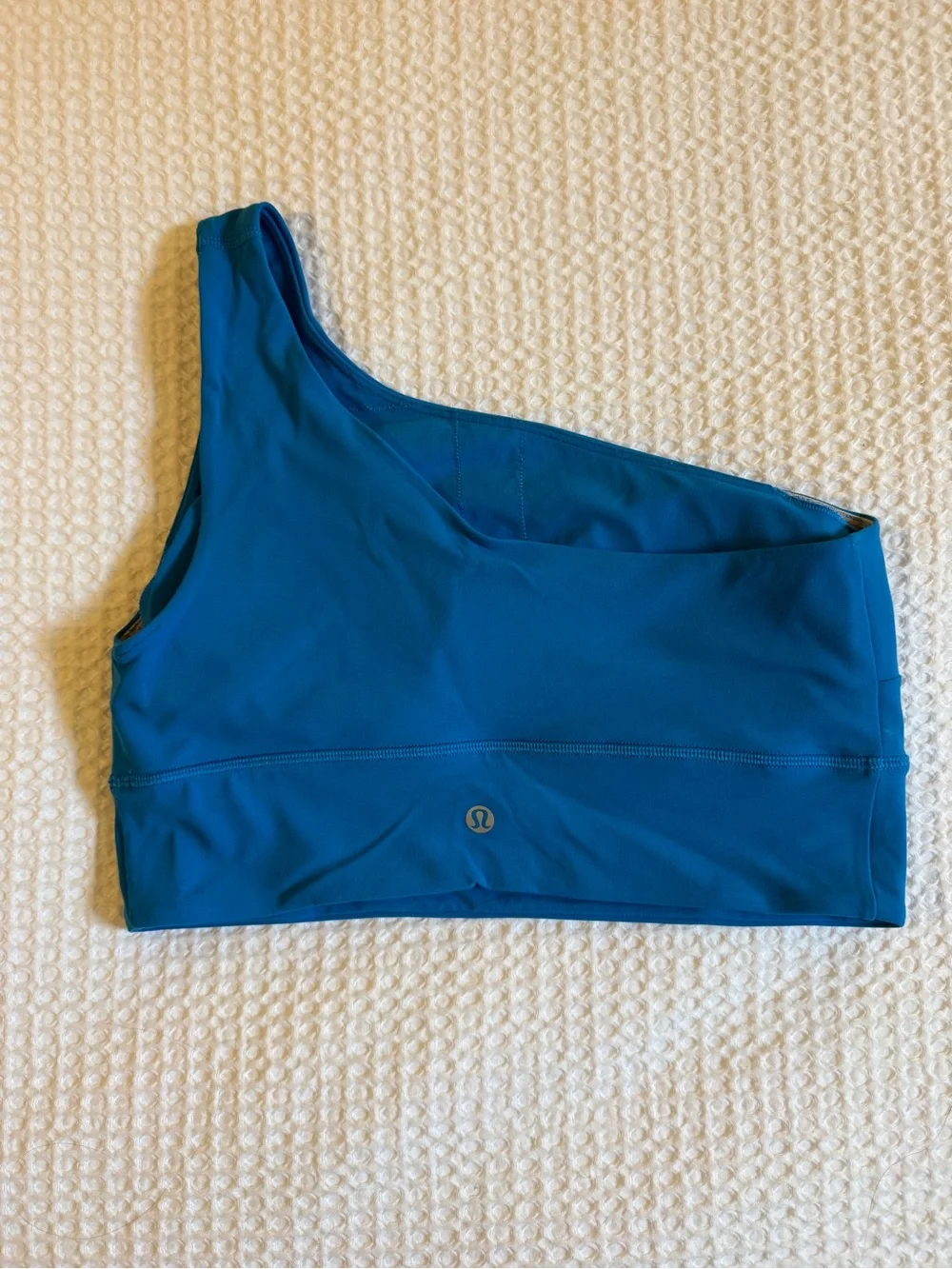 Lululemon POOLSIDE asymmetric bra C/D cup